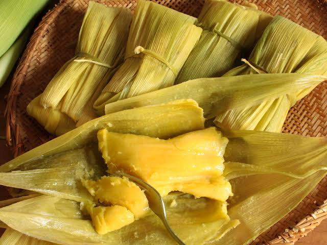 gabluelreverso's tweet photo. Um alimento que merecia os louros da versatilidade tanto quanto a batata, é o milho. ele é bom doce, salgado, assado, creme, pamonha, picolé, base pra salgadinho, bolo de milho e por aí vai https://t.co/r8OOdVALOD