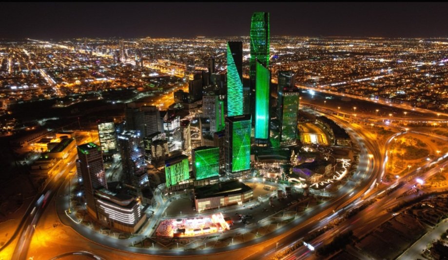 jamil_aimen's tweet photo. 📍#MENA Business Brief | 20 June 2026

🇸🇦Saudi Arabia: Riyadh Air continues its rapid expansion, securing U.S. Department of Transportation approval to operate flights to the United States and launching new routes, including daily direct services to Dubai. The airline’s progress underscores Saudi Arabia’s Vision 2030 push to develop a world-class aviation sector and establish Riyadh as a leading global aviation hub. 

🇦🇪 United Arab Emirates: Abu Dhabi has entered the world’s top 50 emerging startup ecosystems, with its scene now valued at around $73 billion. This reflects the emirate’s strong appeal to founders, investors, and tech businesses, supported by initiatives like Hub71.

🇧🇭 Bahrain: Strong investor appetite persists in Gulf capital markets, with ongoing financial sector developments and liquidity supporting regional debt and investment activity amid broader economic resilience.

🇴🇲 Oman: The IMF projects Oman’s economy to grow by 3.5% in 2026, backed by stable non-oil activities and fiscal reforms, highlighting the sultanate’s steady progress in economic diversification.

🇪🇬 Egypt: Urban inflation eased to 14.6% in May, supporting expectations of steady monetary policy. The country advances infrastructure and energy projects as part of ongoing economic stabilization efforts.

🇸🇾 Syria: Reconstruction and economic recovery efforts gain momentum in the post-conflict phase, with focus on integrating key sectors and attracting investment to rebuild infrastructure and boost electricity and production capacity.

🇶🇦 Qatar: Bilateral cooperation initiatives with regional partners continue, including digital and security alignment, as the country leverages its strong financial position and hosts major global events.

🇰🇼 Kuwait: Financial reforms advance while the country navigates regional dynamics, with emphasis on diversifying growth and strengthening investment frameworks.

🇮🇶 Iraq: Prime Minister Ali al-Zaidi prepares for a mid-July visit to Washington aimed at deepening economic, trade, and investment ties with the U.S., as Baghdad seeks to attract foreign capital into infrastructure, energy, and logistics to support diversification.

🇯🇴 Jordan: Regional economic partnerships expand, with authorities prioritizing energy security, infrastructure, and resilience through collaboration with European and Gulf partners.

🇲🇦 Morocco: Strategic ties with Gulf states strengthen, supporting investment, trade, and sectoral cooperation across North Africa.

🇹🇷 Türkiye: Defense and
 technology firms pursue export growth and international partnerships, reinforcing Türkiye’s expanding role in global industrial and innovation markets.

🌏Regional Outlook: Across the MENA region, priorities center on aviation expansion, startup ecosystem development, energy transition, infrastructure modernization, and foreign investment attraction. Governments focus on economic diversification and resilience amid evolving geopolitical and market conditions, with non-oil sectors and tech-driven growth providing key momentum.