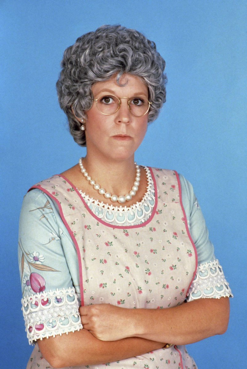 YallLuvCris's tweet photo. She was Madea for white people 🔥 https://t.co/g8SczwNK7U