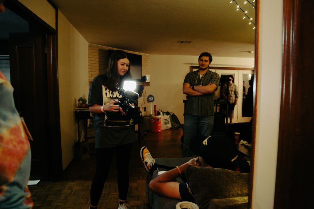 deliveryfeemov's tweet photo. On set? More like rockin' it!!🎬️ 🎸 

We are in three weeks into production for our feature film and our crew is rockin' it on set!

#deliveryfeemovie #gaylordcollege https://t.co/POEit9j4jm