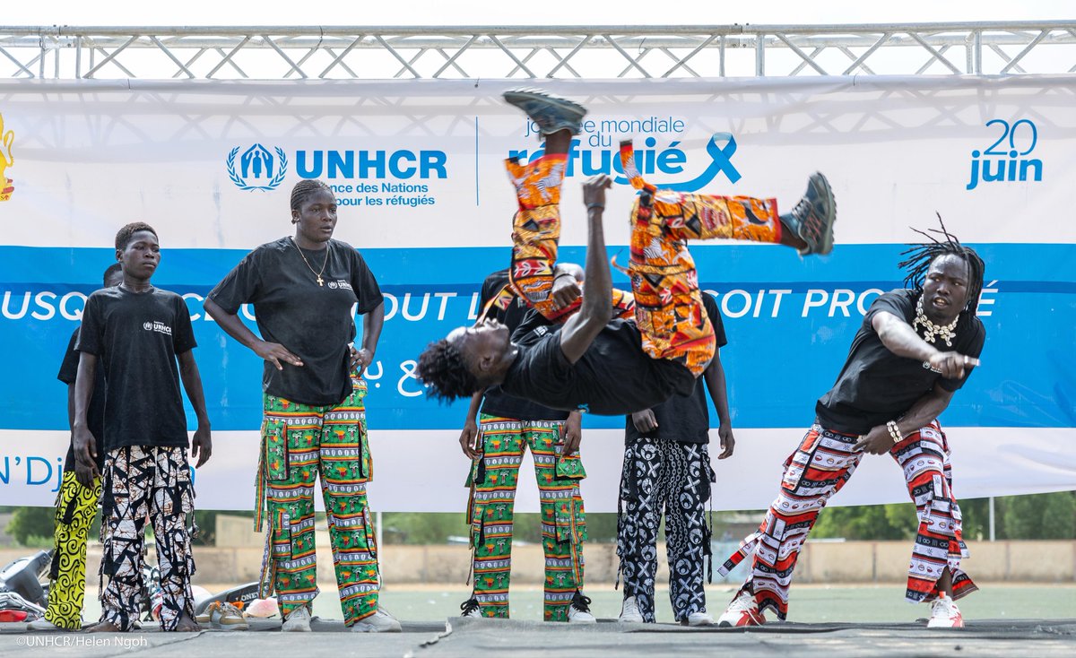 UnhcrTchad's tweet photo. Vous avez vu ça ? 😲

Entre danses spectaculaires, musique et exposition-vente d’articles confectionnés par des réfugiés, la célébration de la #JournéeDuRéfugié à N’Djamena a mis à l’honneur les talents, le savoir-faire et les contributions des personnes contraintes de fuir. https://t.co/ahgNPJPsye