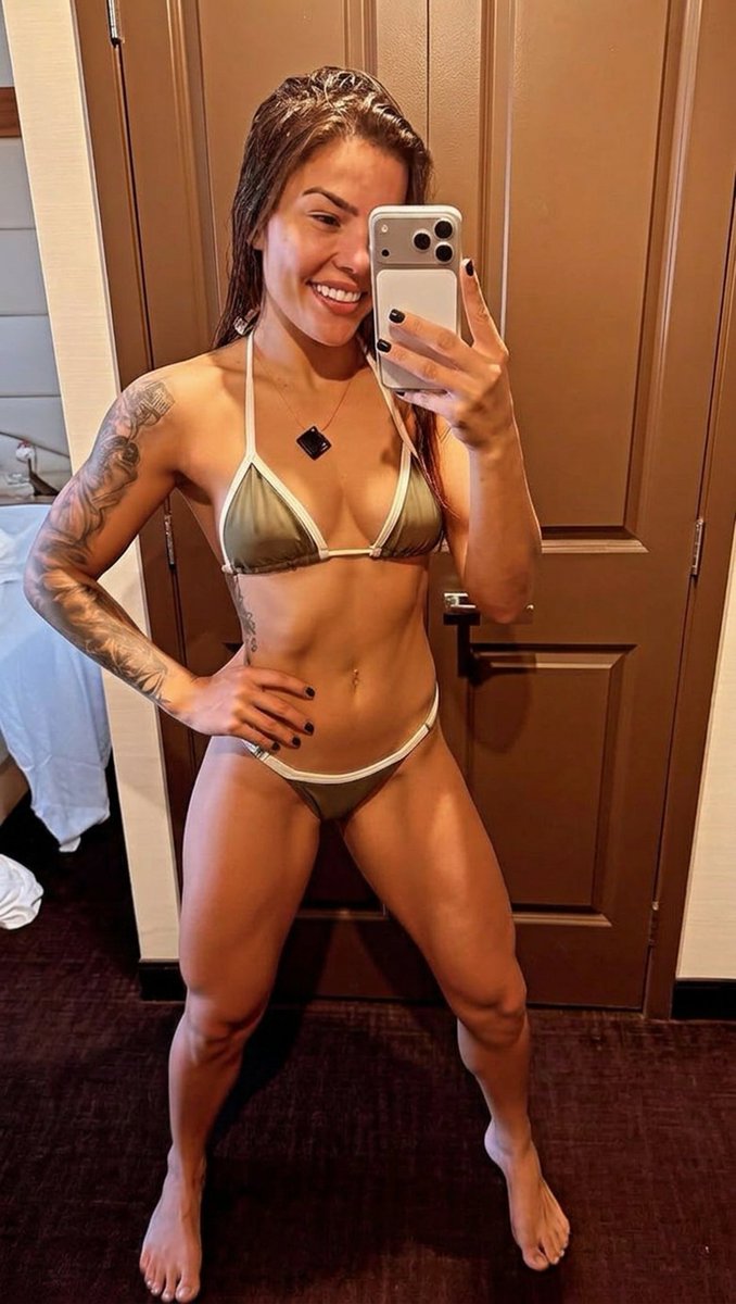 LorryW544's tweet photo. UFC Bantamweight Luana Santos – Current Physique #UFCVegas119 https://t.co/25XDOxtUUq