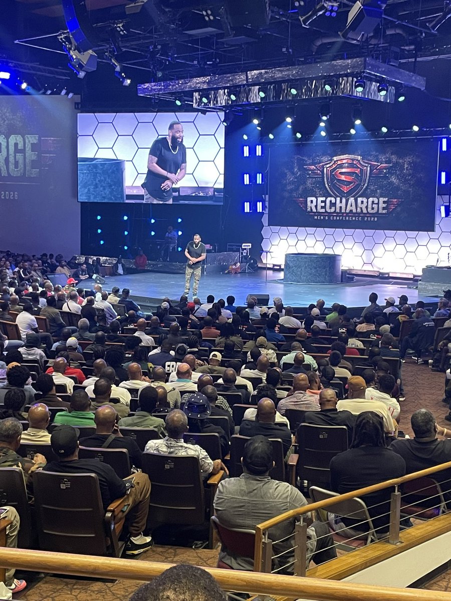 Shep71's tweet photo. UNBELIEVABLE weekend in Plano, TX serving at the ReCharge Men’s Conference hosted by @visitonecc One Community Church and Dr. Conway Edwards. Thousands of men gathered from around the Dallas area to grow as men of faith. Honored to serve this community‼️ #ShepInspires #KeepTheChange #LeaderSHEP #Relationships