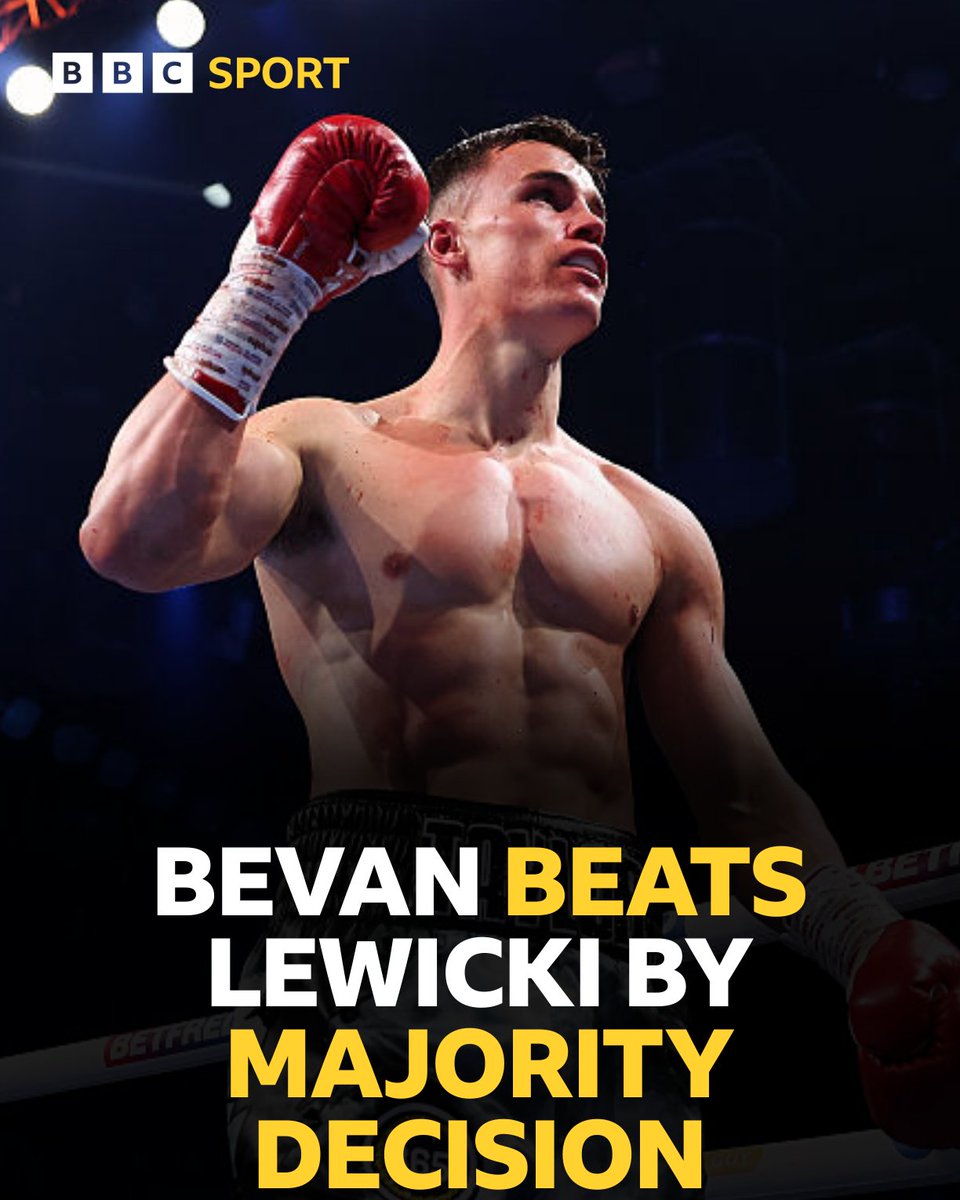 BBCSportWales's tweet photo. Welshman Taylor Bevan picked up his ninth professional win after beating Ryszard Lewicki at Southampton’s St Mary’s stadium 🥊 ✅
Bevan won by majority decision after being taken the distance for the first time 👏
#BBCBoxing https://t.co/BpADgDAUJF