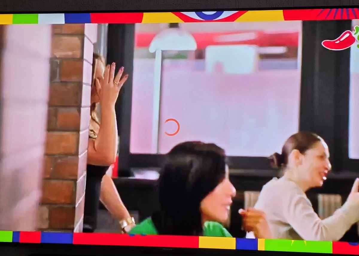 RyKrDo212's tweet photo. @Profeco @VIX Es que hasta las marcas anunciantes deberían estar demandando a vix, los comerciales jamás se reproducen solo se queda la pantalla congelada por 3 minutos 
@infinitum @CHILISMEXICO @Draftea_Mexico https://t.co/iJAqE7X2pZ