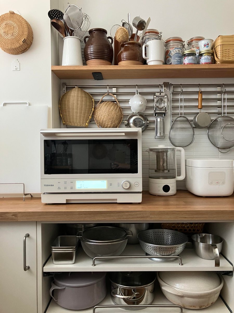 joaldi7's tweet photo. Just finished baking chocolate chip cookies at home, warm scent filling every corner of my small apartment—this is the kind of quiet joy I’ve been craving lately. https://t.co/LIBNXVAbIJ