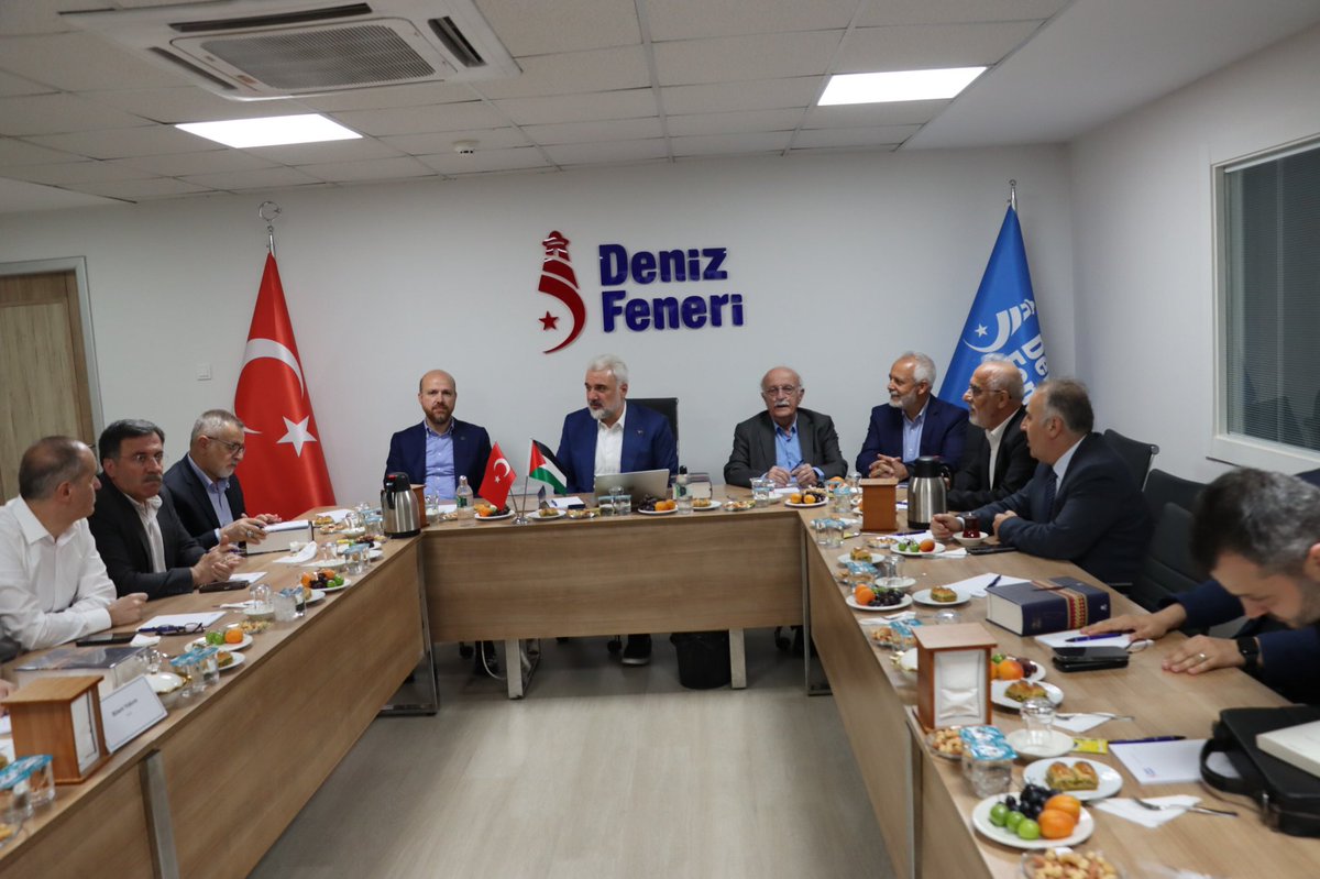 bilalerdogan_TR's tweet photo. İlim Yayma Vakfı Mütevelli Heyeti Başkanı Necmeddin Bilal Erdoğan, Filistin’e Destek Platformu tarafından düzenlenen toplantıya katıldı. https://t.co/lT2vypO7wQ