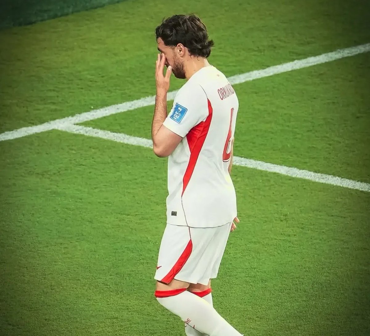 bjk_radar's tweet photo. Türkiye için Hollanda’yı, Beşiktaş için de Liverpool’u, İnter’i reddedecek kadar tutkulu. 

Orkun Kökçü, saygıyı hak ediyor. https://t.co/4pJ21niHHL