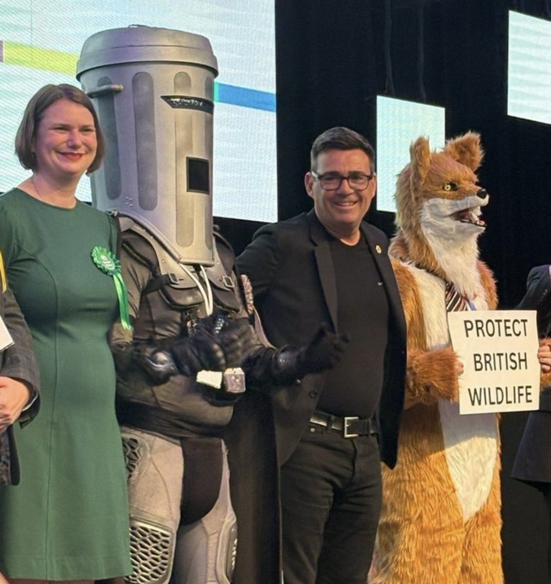 SquirrelFrisky's tweet photo. By far the shittest production of 'The Wizard of Oz' ever attempted. https://t.co/EQRyrY8ntR