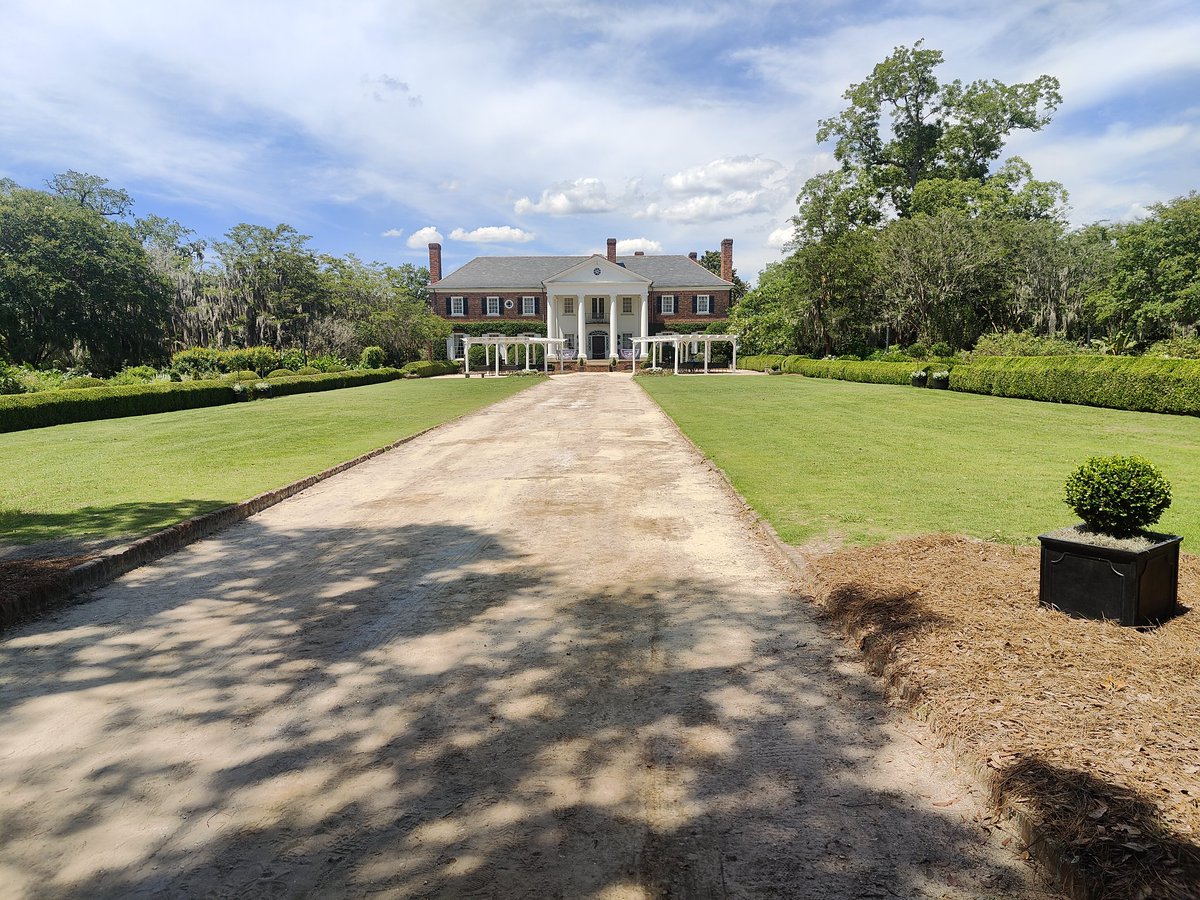 Author_ChilubaJ's tweet photo. Great visit to @Boone_Hall, a historic site worth a visit https://t.co/hyAbpp7H4L
