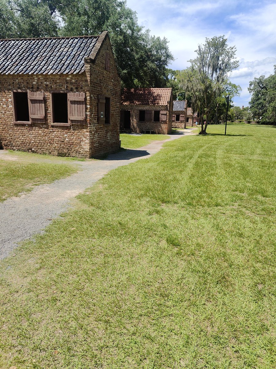 Author_ChilubaJ's tweet photo. Great visit to @Boone_Hall, a historic site worth a visit https://t.co/hyAbpp7H4L