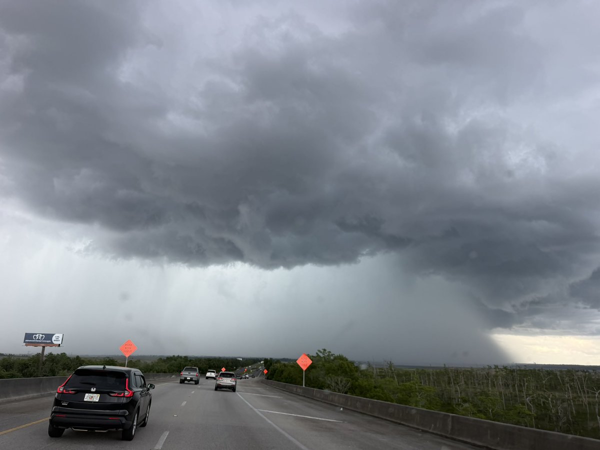 DavidSwindell's tweet photo. @spann Storms popping up over western Santa Rosa Co. Florida https://t.co/rScSO678xM
