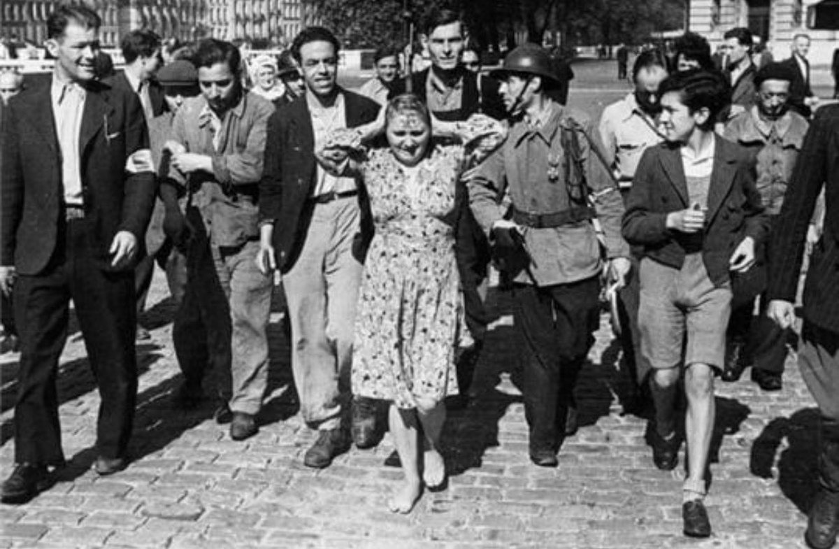 kahale_tayyar's tweet photo. بعد تحرير فرنسا عام 1944، تعرّضت آلاف النساء اللواتي اتُهمن بالتعاون مع الاحتلال النازي إلى عقوبة علنية تمثلت بحلق رؤوسهن وإذلالهن في الشوارع .

متخايلين ديما وايمان وسابين وحياة ومي وبقية نادي العهر السياسي الاعلامي، حليقات الرؤوس .
(طلعوهم AI تنشوف المنظر 😂) https://t.co/vlnhOf11BX