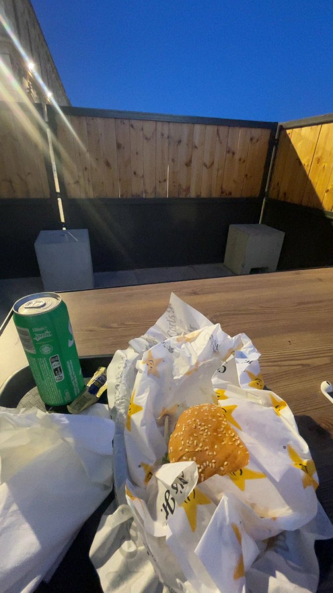 lsiii22's tweet photo. #solodate https://t.co/ZuE6WNetmb