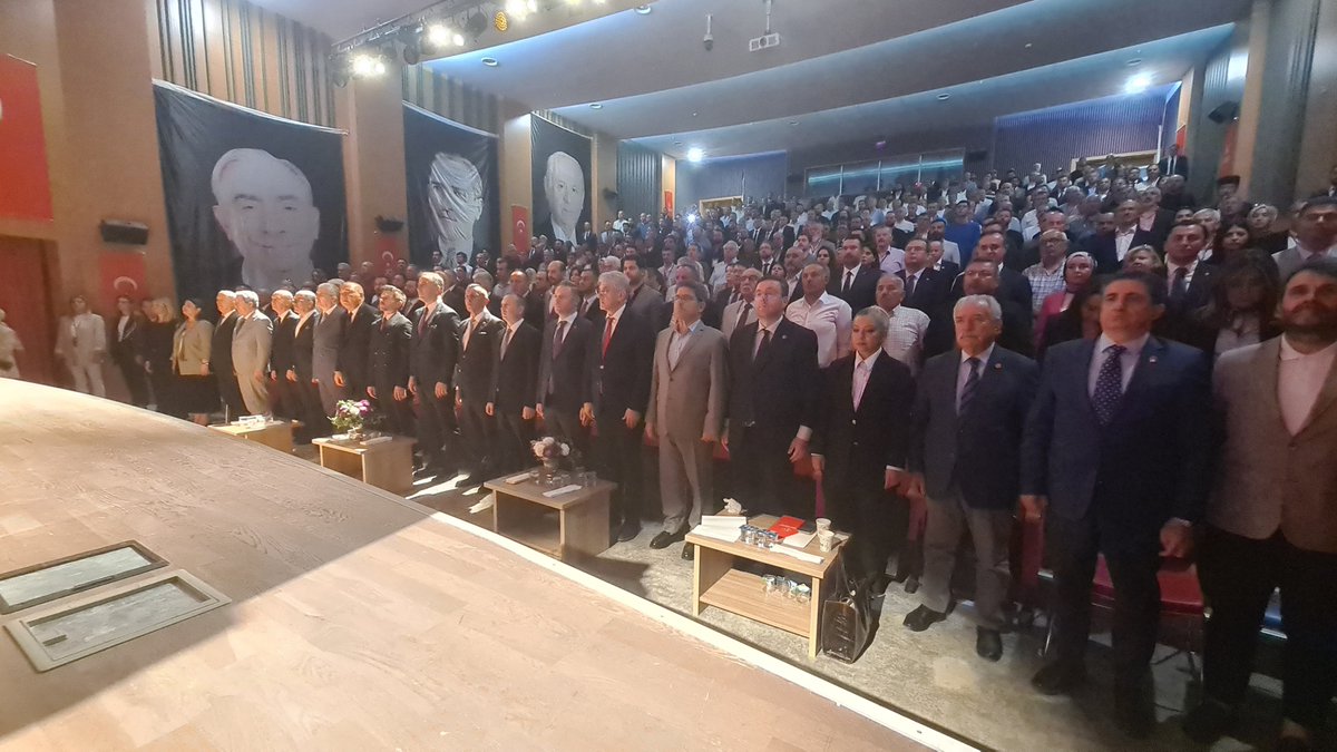 bakirkoymhp's tweet photo. 20 Haziran 2026 tarihinde gerçekleştirdiğimiz 15. Olağan İlçe Kongremizi, Genel Merkez MYK Üyelerimiz Sn. Hayati Arkaz, Sn. Mehmet Müftüoğlu, Sn. Metehan Özkan, Sn. Metin Arı ile İl Başkanımız Sn. Volkan Yılmaz'ın teşrifleriyle icra ettik.
Divan Başkanlığını üstlenen MYK Üyemiz Sn. Metehan Özkan'a; Divan üyeleri İl Yönetim Kurulu Üyelerimiz Sn. Börteçine Karabay ve Sn. Av. Nihal Öngel ile İlçe Yönetim Kurulu Üyemiz Sn. Av. Oğuz Kağıtçı'ya değerli katkılarından dolayı teşekkür ederiz.
Kongremize katılarak bizleri onurlandıran tüm misafirlerimize şükranlarımızı sunar, Bakırköy İlçe Kongremizin hayırlı ve uğurlu olmasını dileriz.