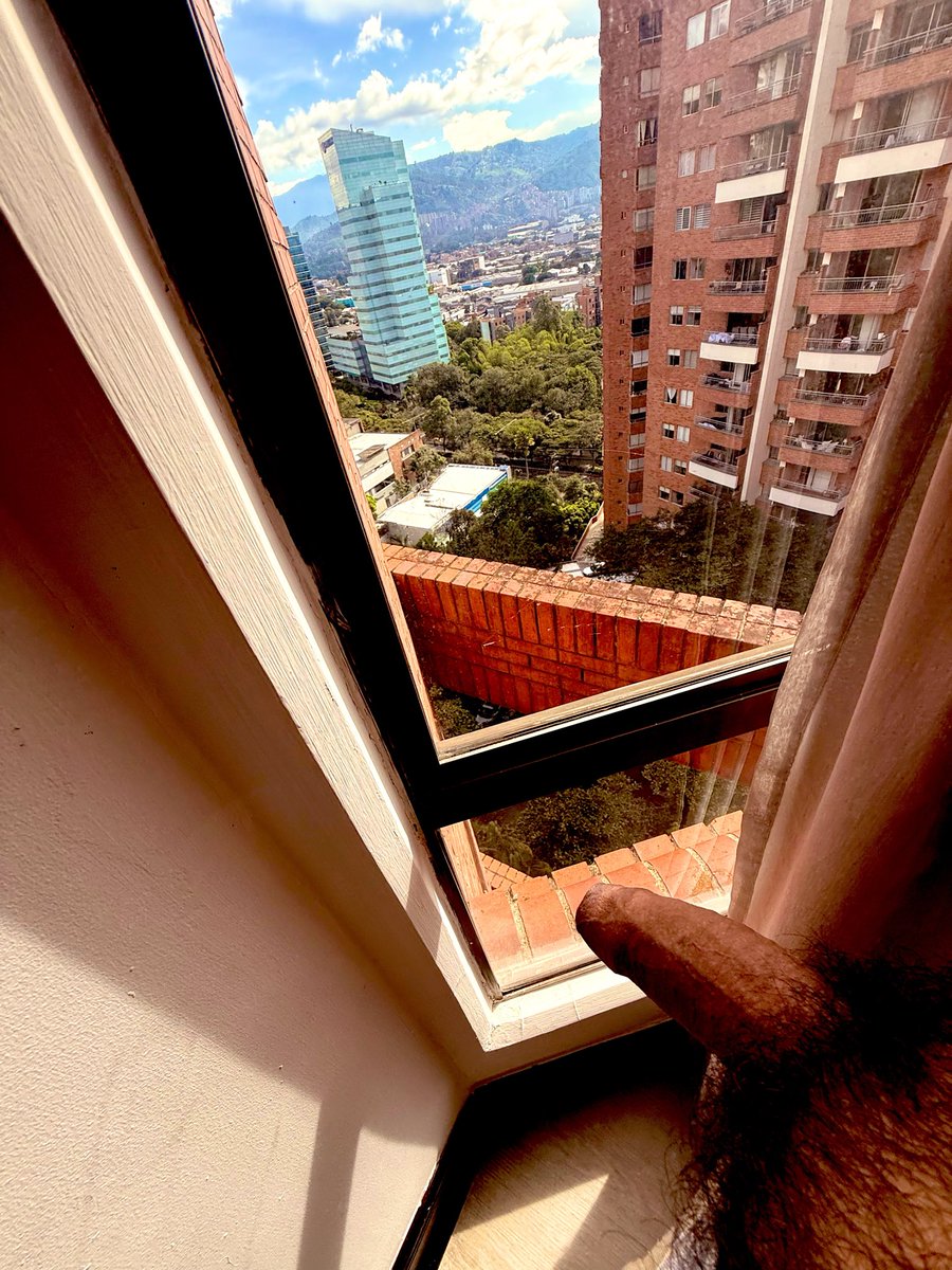 Le0skar's tweet photo. Salió el sol en Medellín 🥰😍🤭🤭🫣🫣 https://t.co/ee3ggl0Qps