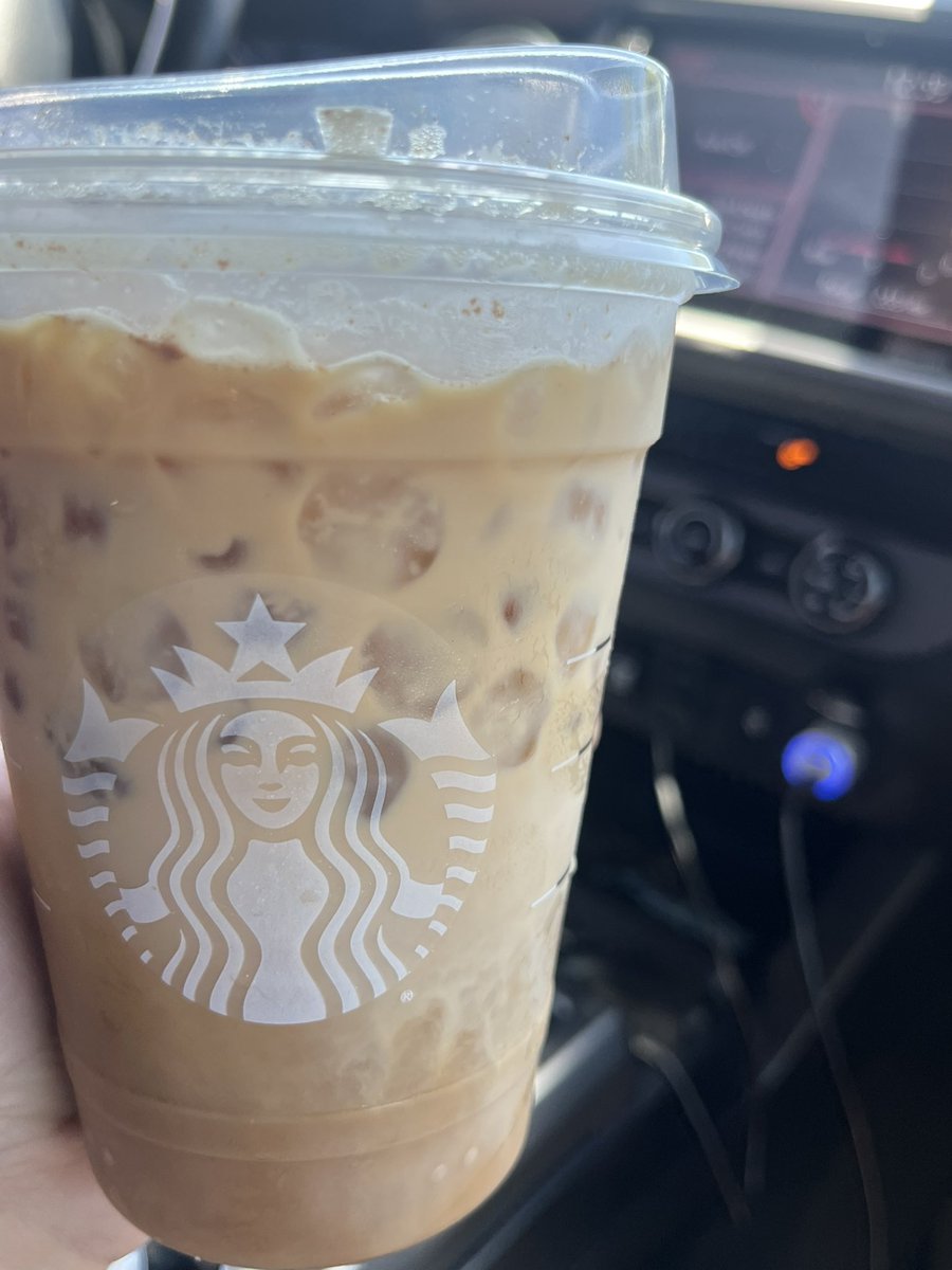 kamwnt's tweet photo. mom got me a grande instead of a tall 💔

150cals https://t.co/CPQbWTqcSe