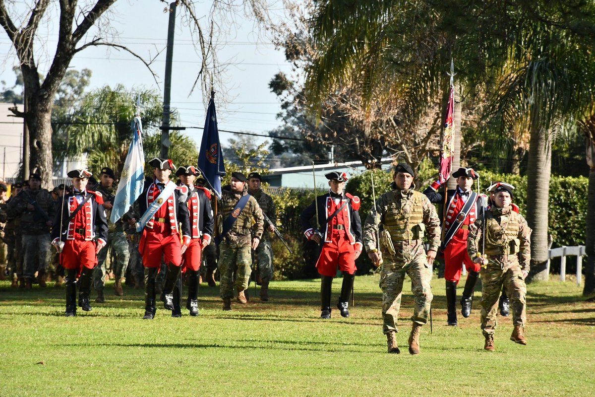 LucianoDOlio's tweet photo. 🇦🇷 Acompañé al Intendente Francisco Azcué en el acto por el Día de la Bandera y el 206° aniversario del paso a la inmortalidad del General Manuel Belgrano. Una jornada de profundo compromiso con nuestros valores, nuestra historia y el futuro de Concordia. #Concordiaconvos https://t.co/qWV3Djoxjq