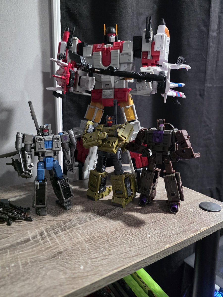 NotoriousNapo's tweet photo. #transformers #figs https://t.co/CvjjqTafYM