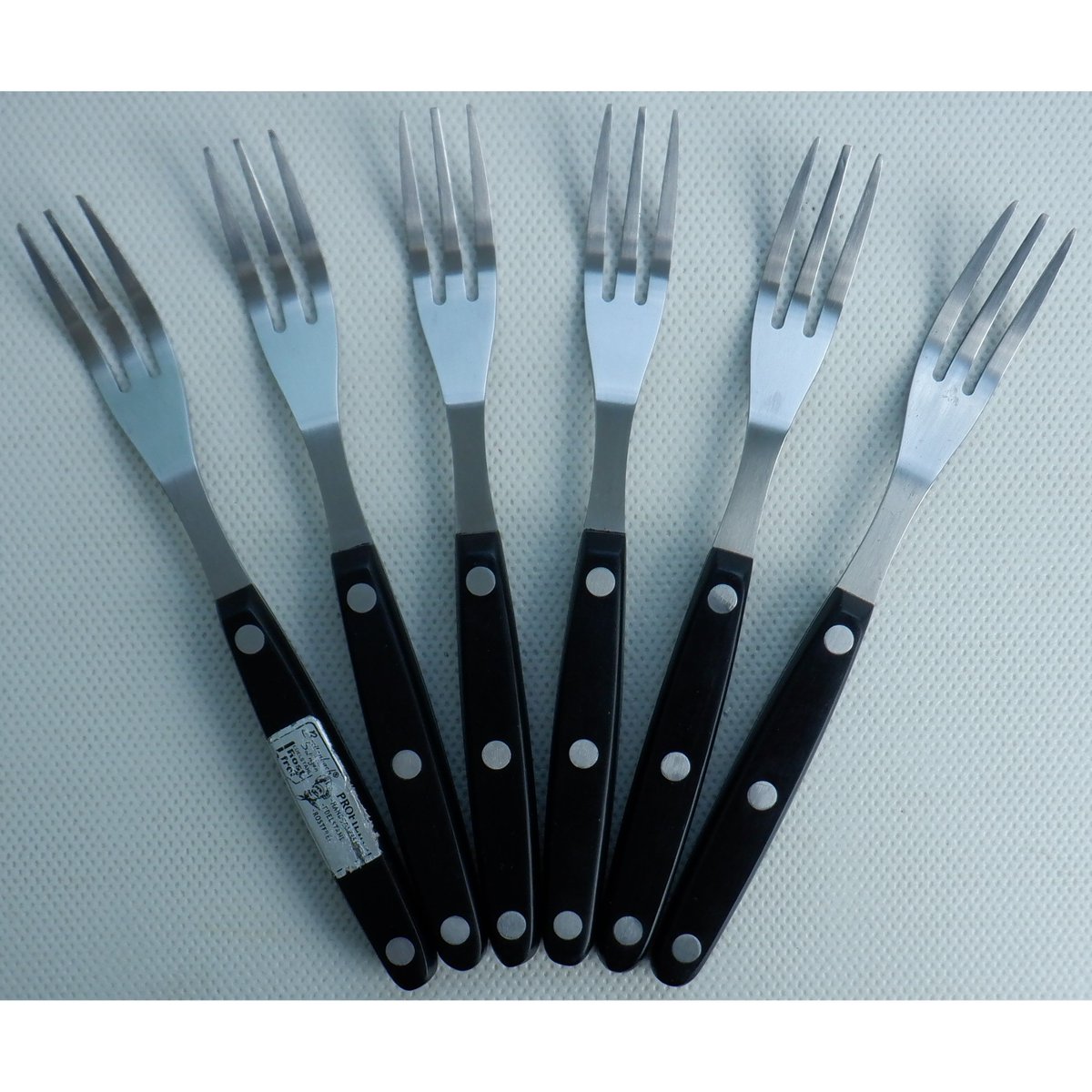 EverRotating's tweet photo. A set of 6 Breitenbach Profiline table forks. Made in Germany. 🇩🇪

🛒 https://t.co/SGT3eeK2rJ

#Breitenbach #Solingen #Germany https://t.co/cw3qBrA1wL