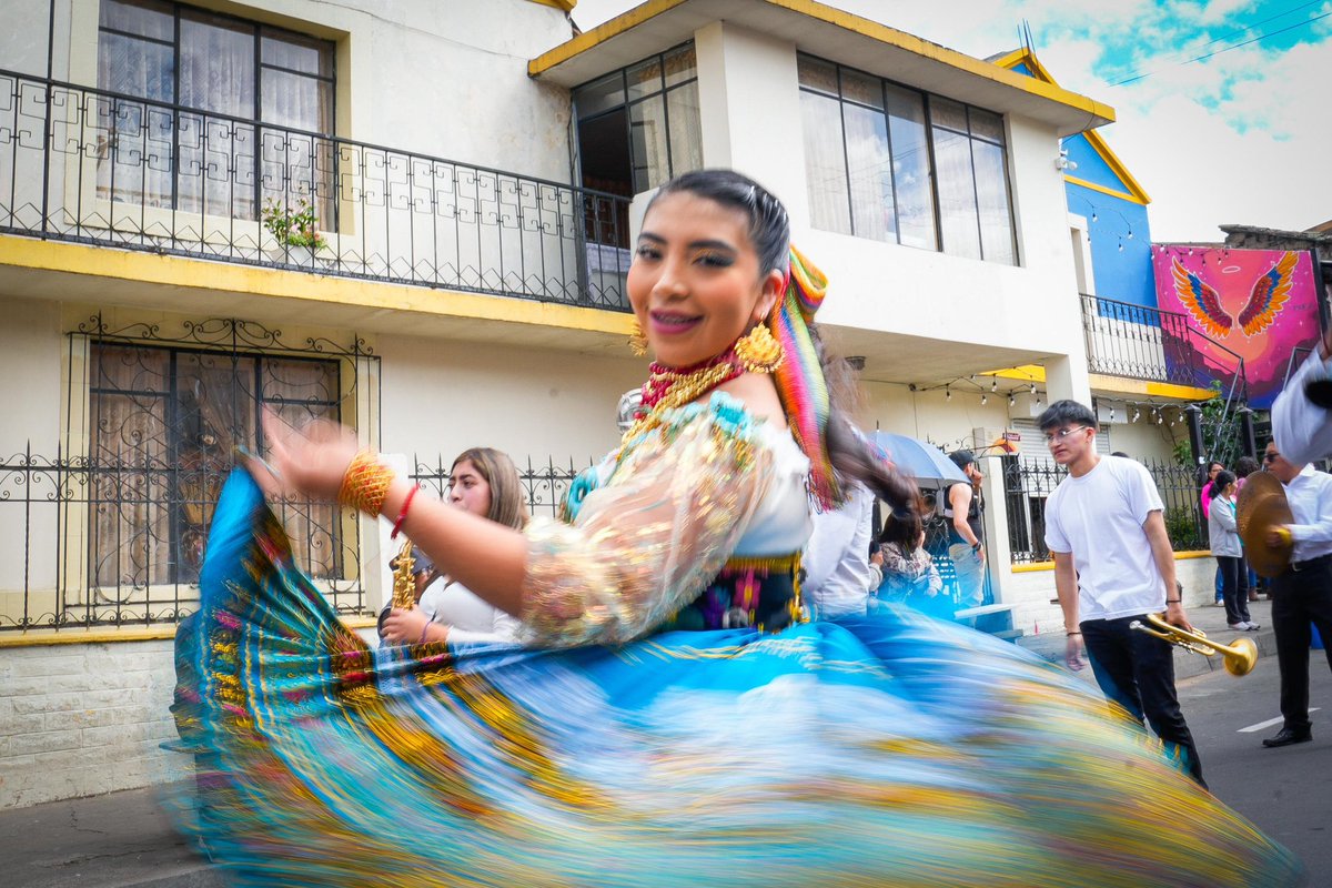 MinGobiernoEc's tweet photo. 🌹 Flores, tradición y cultura en Cayambe

La ministra de Gobierno, Nataly Morillo, participó en el Desfile de las Rosas 2026, un espacio que celebra la identidad, el arte y la riqueza cultural de Cayambe. https://t.co/hjbTrjMxdA
