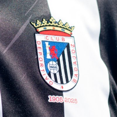 aPartidoUnico's tweet photo. ¡VAMOS @CDBadajoz! 🤍🖤 https://t.co/4kBXHimb1C