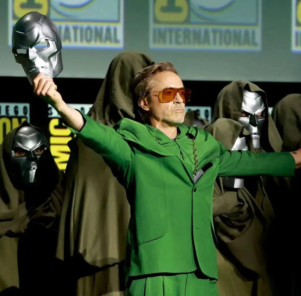 Ei_Nerd's tweet photo. Mais um vazamento de Vingadores: Doutor Destino! Dessa vez, o Destino tá liderando um exército de Sentinelas! https://t.co/dkMCryf0R0