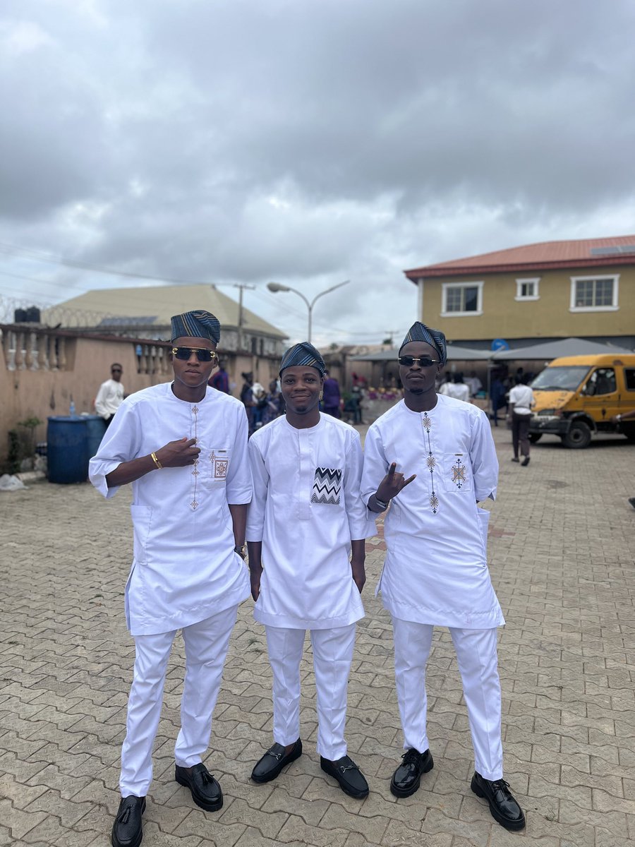 okunrinme8a's tweet photo. Owanbe. https://t.co/m7GA0BdmJ2