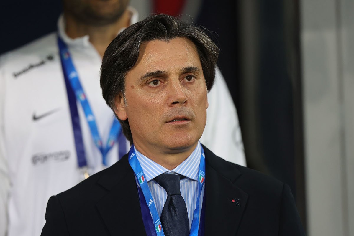 FBALEX3434's tweet photo. #montella Bu adama sahip çıkmalıyız.Genç dinamik bir hoca bizi Avrupa şamp.çeyrek final oynattı.c grubundan A ya yükselti.Dünya kupasına götürdü. Hataları yok mu herkes gibi o da hatalar yaptı.Tecrübe kazanacak daha iyi olacak .Vefasız olmamalıyız ,arkasında durmalıyız. https://t.co/0BVUN6AxY8