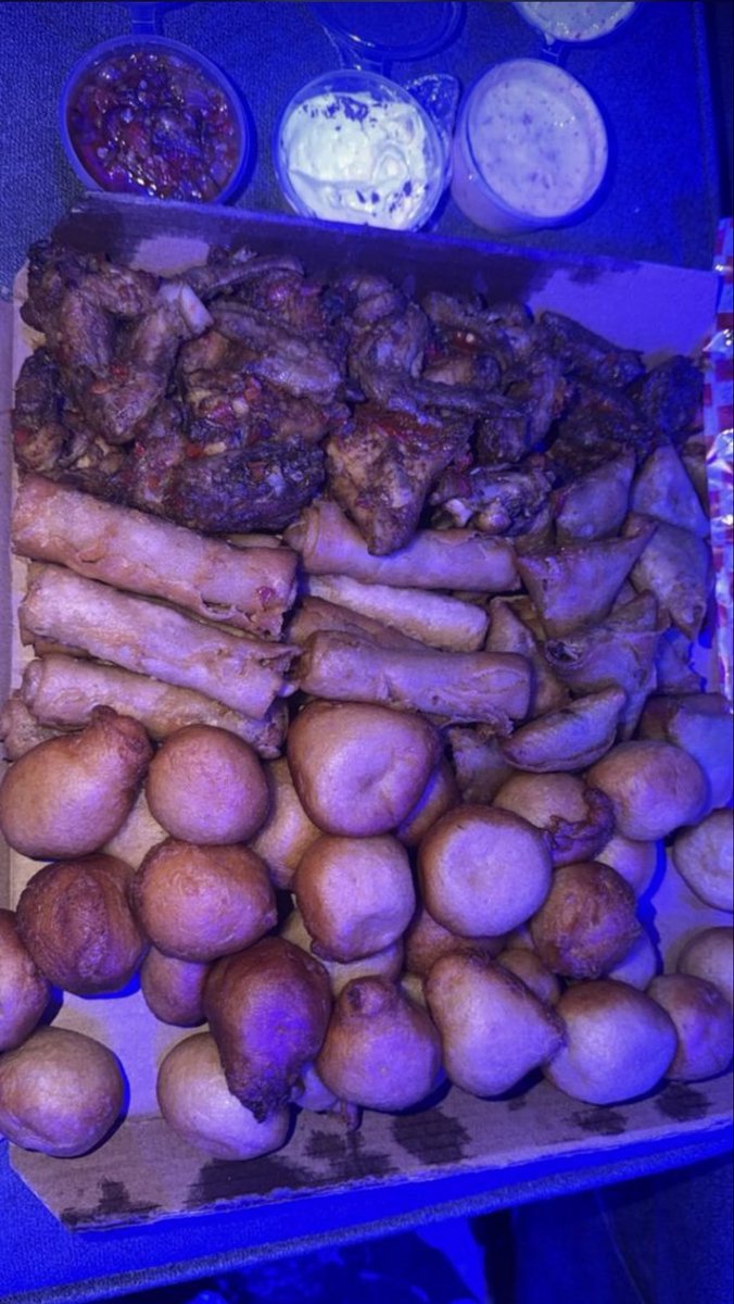 crexsol's tweet photo. one thing il about Saturday nights is 

cheat days 😋 https://t.co/0N55uF50yp