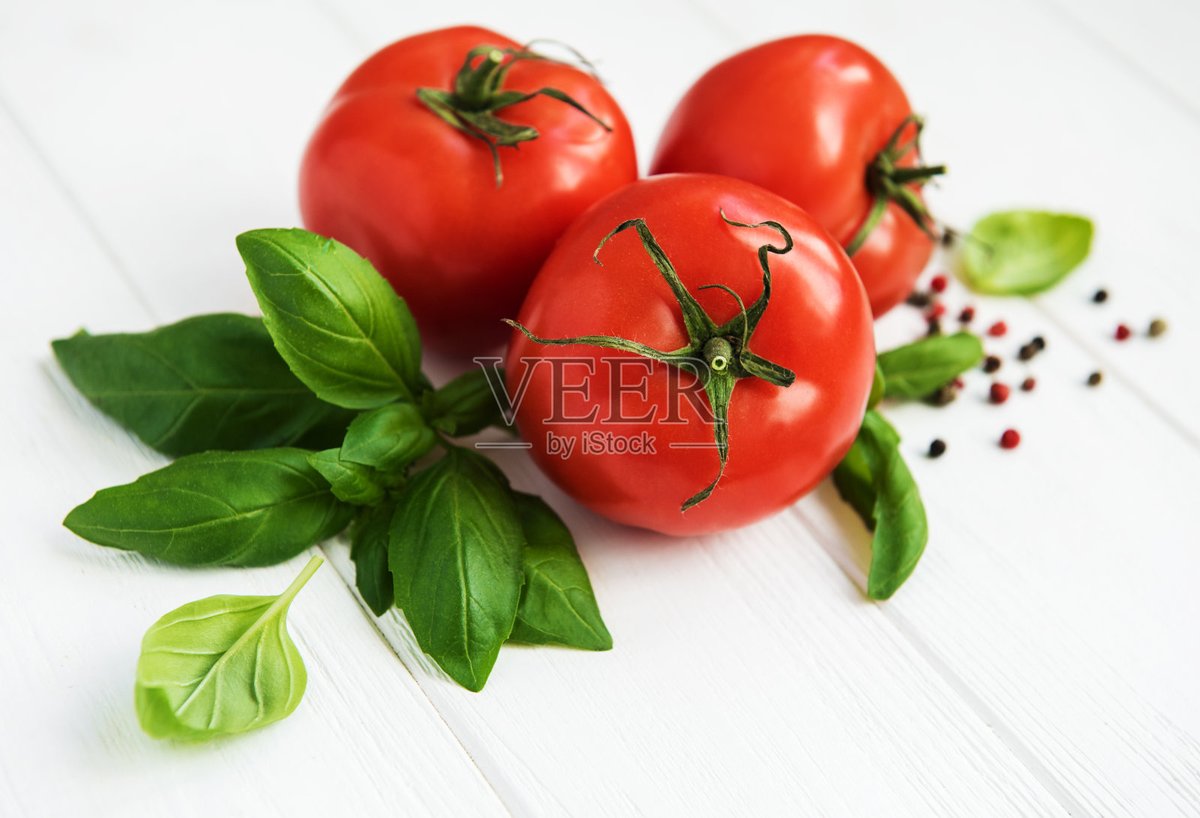 SPID3YBUCK's tweet photo. Fresh organic cherry tomatoes u0026 basil in stock now! Perfect for salads or pasta night  Shop local produce at your neighborhood market today~ https://t.co/TkLJWuVxbs
