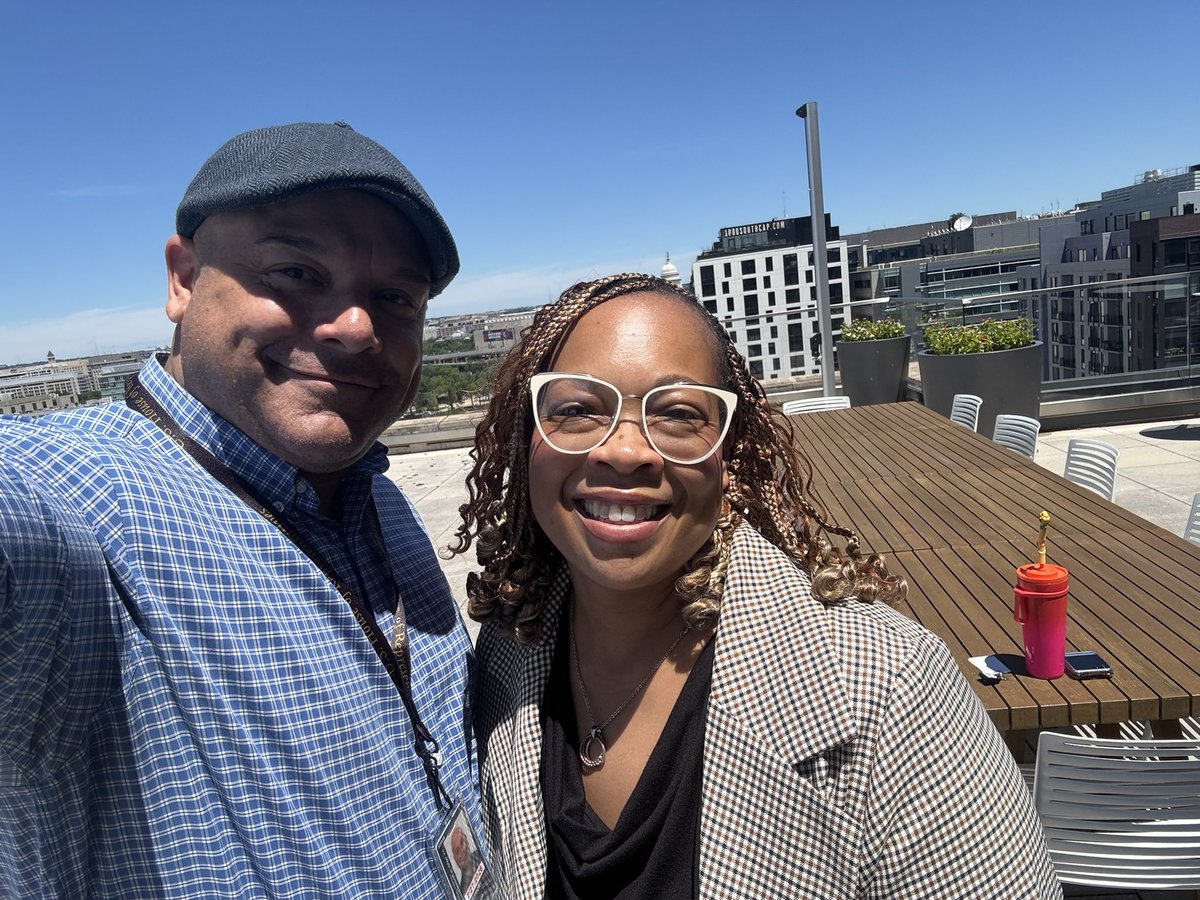Nostalgik's tweet photo. Busy week! Great tour of the NAB studios and excited to welcome Bernita Walker to the BASH Board as our DC Regional Director. Also enjoyed visiting Carderock with fellow #EinsteinFellows25 Shane Wines and Robert Mayne. Spot from @BostonDynamics stole the show!

#BASH #NAB #STEMEd https://t.co/9svxeZrcRa