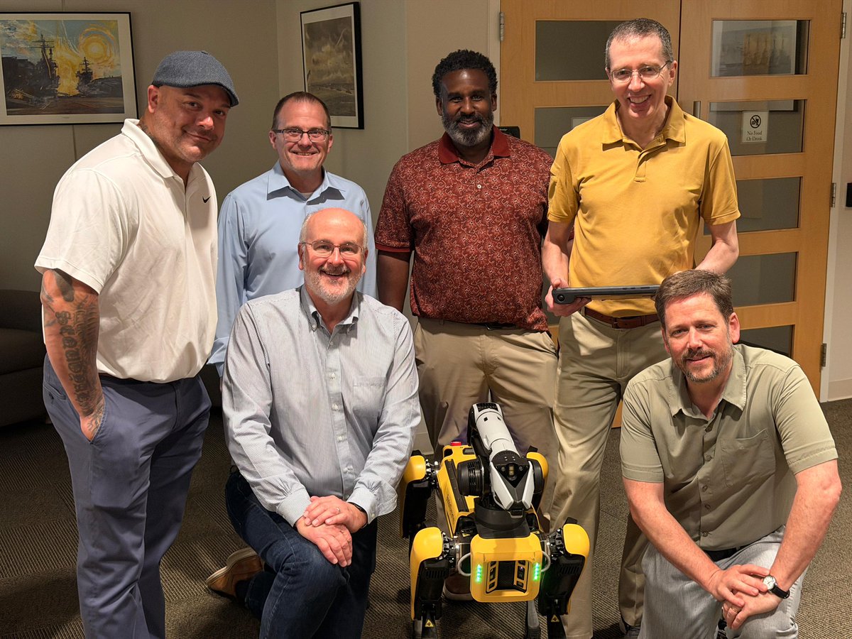 Nostalgik's tweet photo. Busy week! Great tour of the NAB studios and excited to welcome Bernita Walker to the BASH Board as our DC Regional Director. Also enjoyed visiting Carderock with fellow #EinsteinFellows25 Shane Wines and Robert Mayne. Spot from @BostonDynamics stole the show!

#BASH #NAB #STEMEd https://t.co/9svxeZrcRa