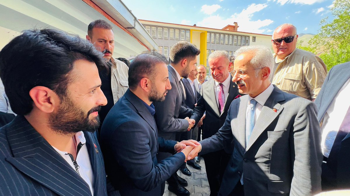Akgencyova's tweet photo. 📍 Hakkâri | Haziran Ayı İl Danışma Meclisi Toplantımız

Ulaştırma ve Altyapı Bakanımız Sayın Abdulkadir Uraloğlu’nun teşrifleriyle; Van Milletvekilimiz Kayhan Türkmenoğlu, İl Koordinatörümüz Sayın Bahattin Yıldız İl Başkanımız Sayın. Av. Zeydin Kaya önceki dönem milletvekillerimiz, il başkanlarımız ilçe başkanlarımız, belediye başkanlarımız ve kıymetli teşkilat mensuplarımızın katılımlarıyla Haziran Ayı İl Danışma Meclisi Toplantımızı büyük bir coşku, birlik ve beraberlik içerisinde gerçekleştirdik.

Türkiye Yüzyılı hedeflerimiz doğrultusunda teşkilat ruhumuzu daha da güçlendiren bu anlamlı toplantının hayırlara vesile olmasını temenni ediyor; davamıza gönül veren tüm yol ve dava arkadaşlarımıza teşekkür ediyoruz.
@RTErdogan 
@a_uraloglu 
@K_Turkmenoglu_V 
@byildiz63 
@KayaZeydin 
@yrizgarozdemir 
@BurhanYASAR30 
@srvtkrstakkurt