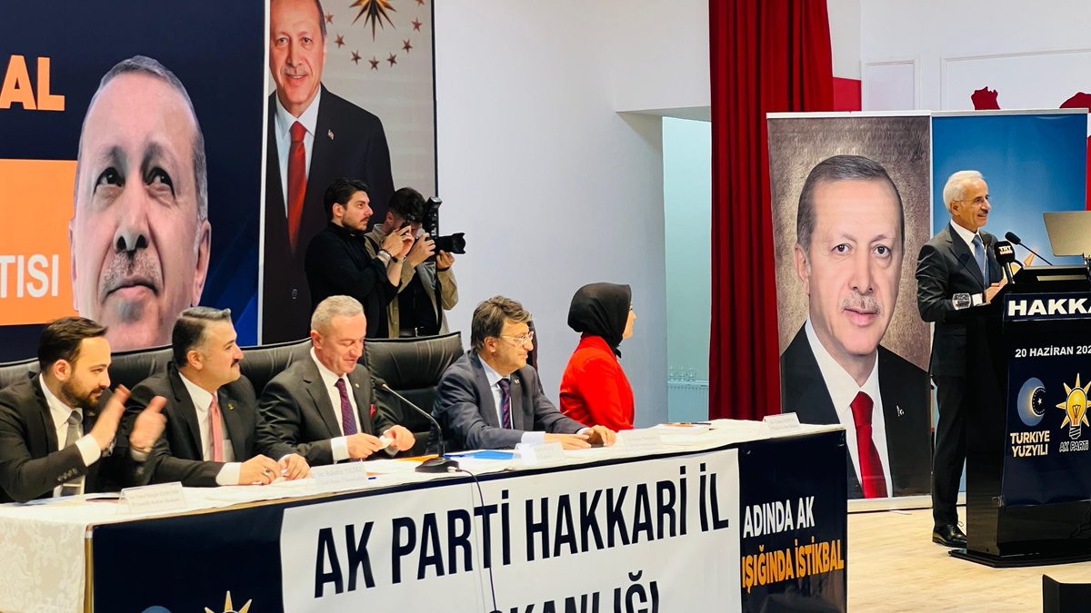 Akgencyova's tweet photo. 📍 Hakkâri | Haziran Ayı İl Danışma Meclisi Toplantımız

Ulaştırma ve Altyapı Bakanımız Sayın Abdulkadir Uraloğlu’nun teşrifleriyle; Van Milletvekilimiz Kayhan Türkmenoğlu, İl Koordinatörümüz Sayın Bahattin Yıldız İl Başkanımız Sayın. Av. Zeydin Kaya önceki dönem milletvekillerimiz, il başkanlarımız ilçe başkanlarımız, belediye başkanlarımız ve kıymetli teşkilat mensuplarımızın katılımlarıyla Haziran Ayı İl Danışma Meclisi Toplantımızı büyük bir coşku, birlik ve beraberlik içerisinde gerçekleştirdik.

Türkiye Yüzyılı hedeflerimiz doğrultusunda teşkilat ruhumuzu daha da güçlendiren bu anlamlı toplantının hayırlara vesile olmasını temenni ediyor; davamıza gönül veren tüm yol ve dava arkadaşlarımıza teşekkür ediyoruz.
@RTErdogan 
@a_uraloglu 
@K_Turkmenoglu_V 
@byildiz63 
@KayaZeydin 
@yrizgarozdemir 
@BurhanYASAR30 
@srvtkrstakkurt