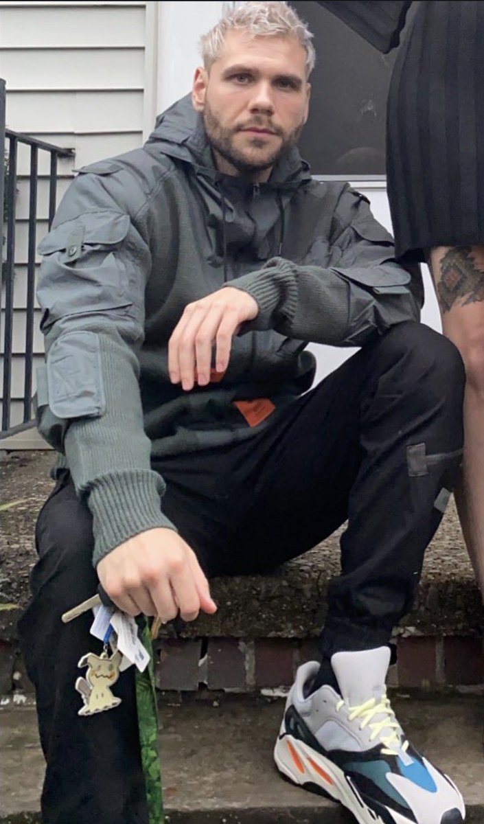 JfromGothJ's tweet photo. Look who’s creepin 
Look who’s crawlin 
Still ballin in the mix https://t.co/RqngxwKCEQ