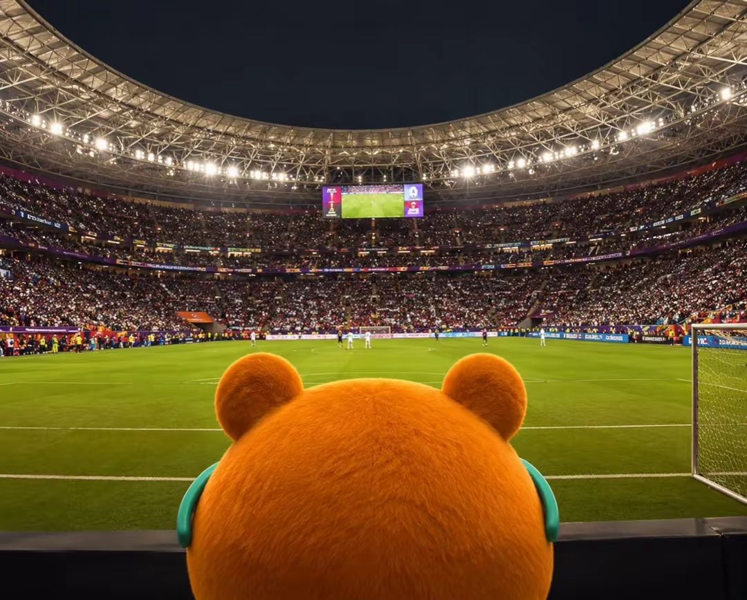 doncapirito's tweet photo. Capi’s first World Cup 🧡⚽️
#worldcup #mascotas https://t.co/l4eNgWJhLZ