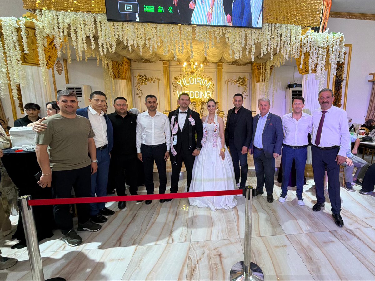 ahmetsoker7's tweet photo. Milletvekilimiz Kemal Çelik’in (@kemalcelik007) çalışma ekibinden Cemil ile İlknur kardeşimizin düğün merasimine Belediye Başkan Yardımcımız Halil Demir, İl Yönetim Kurulu Üyemiz, İlçe Koordinatörümüz İlker Koç (@kcilkr) ve teşkilatımız ile birlikte katıldık. 

Berber ve Bircan ailelerine hayırlı olsun dileklerimi iletiyor, genç çiftimize bir ömür mutluluk diliyorum.

@alicetin_07 
#HepBirlikteSerik