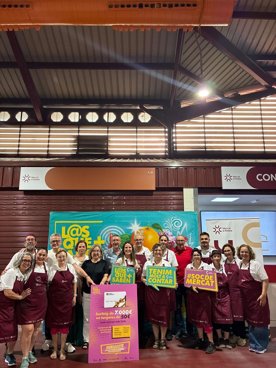 confemercats's tweet photo. Ayer CONFEMERCATS con las Asoc. mercados de Aldaia, Paiporta y Sedaví y con el apoyo de sus ayuntamientos, sorteamos
3250€ para activar económicamente y fomentar el consumo de estos mercados después de la DANA gracias a @caixapopular, @ValenciaCaritas y @fhortasud. https://t.co/8PUHQDifIB