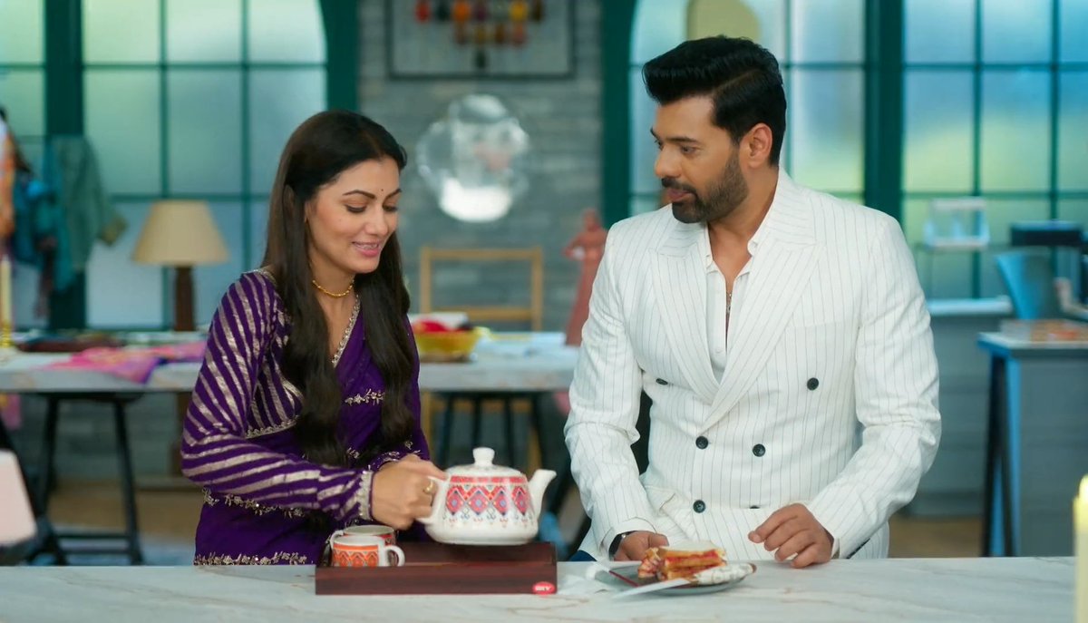 itsritian's tweet photo. -"Super special moment ke liye, super special drink"✨ 
-"super super special company ke saath"♥️

#SritiJha #TumDenaSaathMera #TDSM  #Aprakshi https://t.co/GFY9XrRyGd