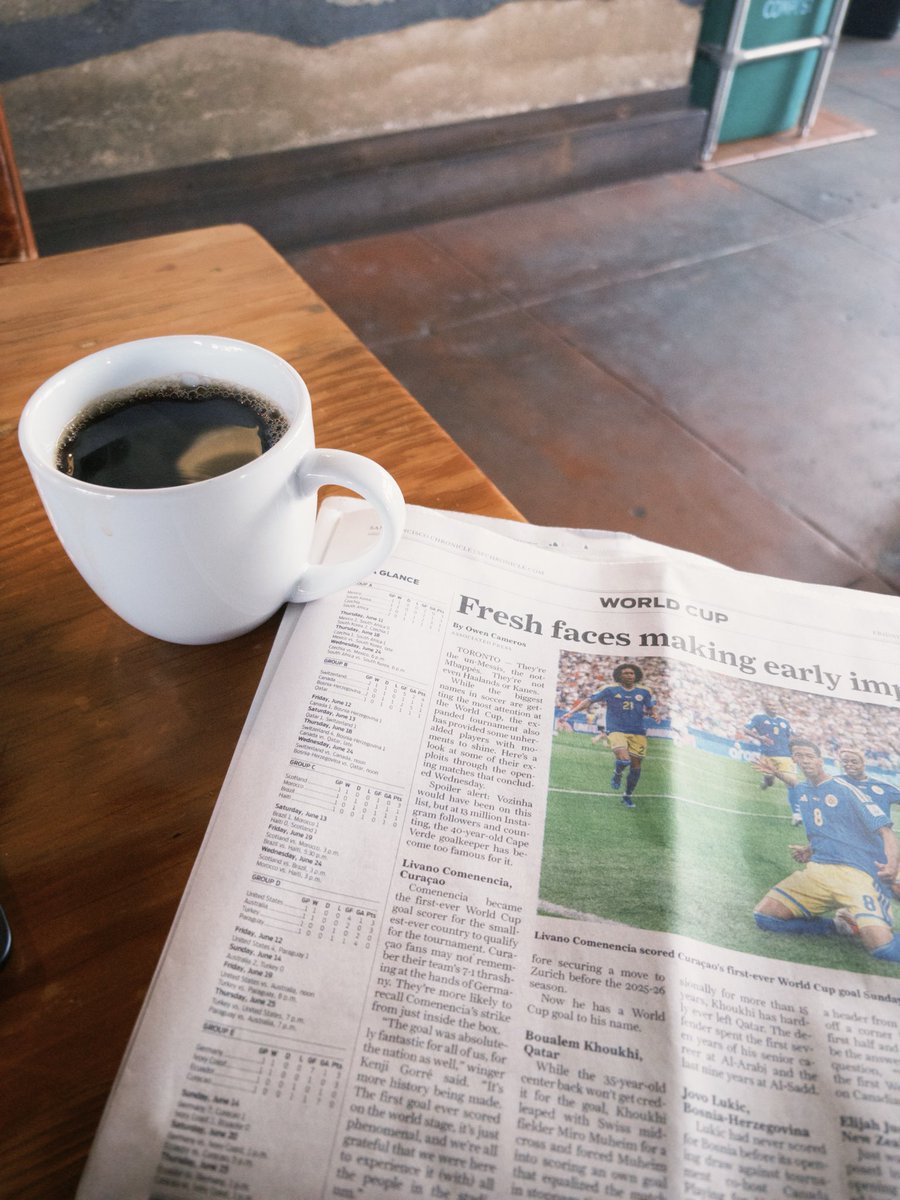 jaidev_01's tweet photo. the city’s gotten so dystopian that a newspaper feels like a luxury item now https://t.co/PiOzLvXjxl