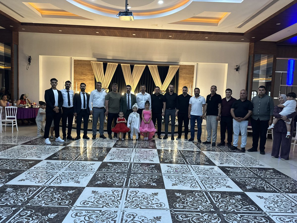 serikakparti's tweet photo. Yönetim Kurulu üyemiz Hamit Sarıdağ’ın yeğeni, Dila &amp; Erden çiftinin kıymetli oğullarının sünnet merasimine; İlçe Başkanımız Ahmet Söker, İlçe Koordinatörümüz İlker Koç ve teşkilatımızla katıldık.
Sarıdağ ailesini tebrik eder, evladımıza hayırlı ve sağlıklı bir ömür dileriz.🤲 https://t.co/DuWUlNJ0aC