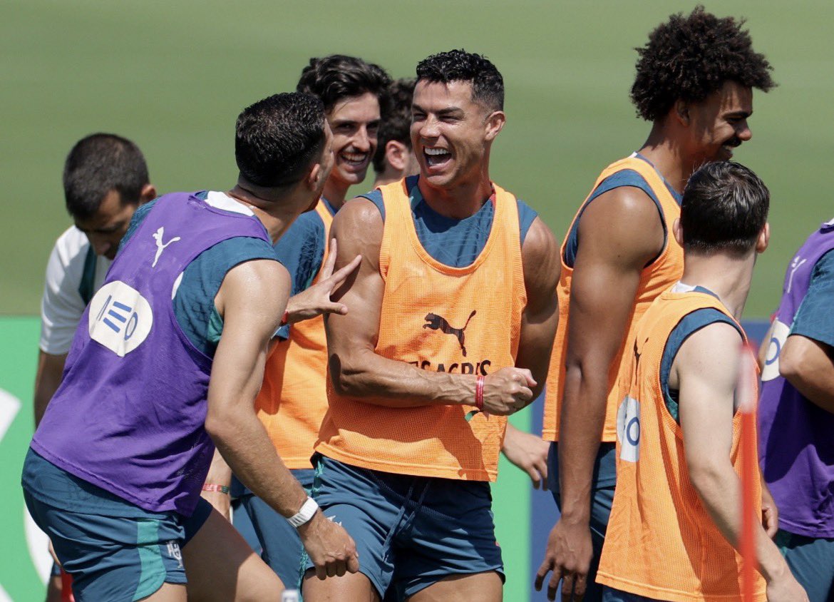 TheNassrZone's tweet photo. Dalot x Cristiano 🥹❤️ https://t.co/j3MfrmGqZZ