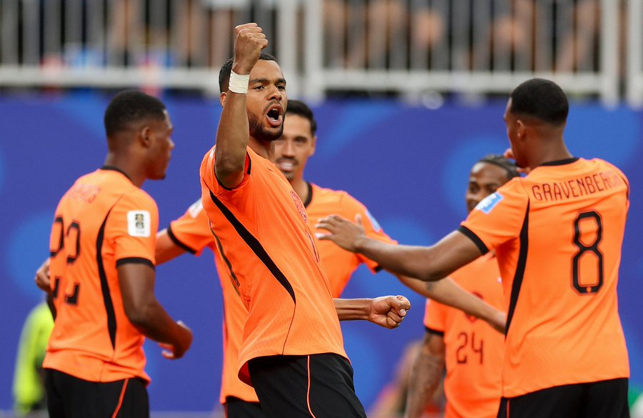 Bibra46's tweet photo. Historiquement performants lors des phases de groupes de la Coupe du monde, les Pays-Bas voient souvent les défis s'intensifier dès les matchs à élimination directe. L'édition 2010 illustre parfaitement cette dynamique. https://t.co/0MT6AB9Zjv