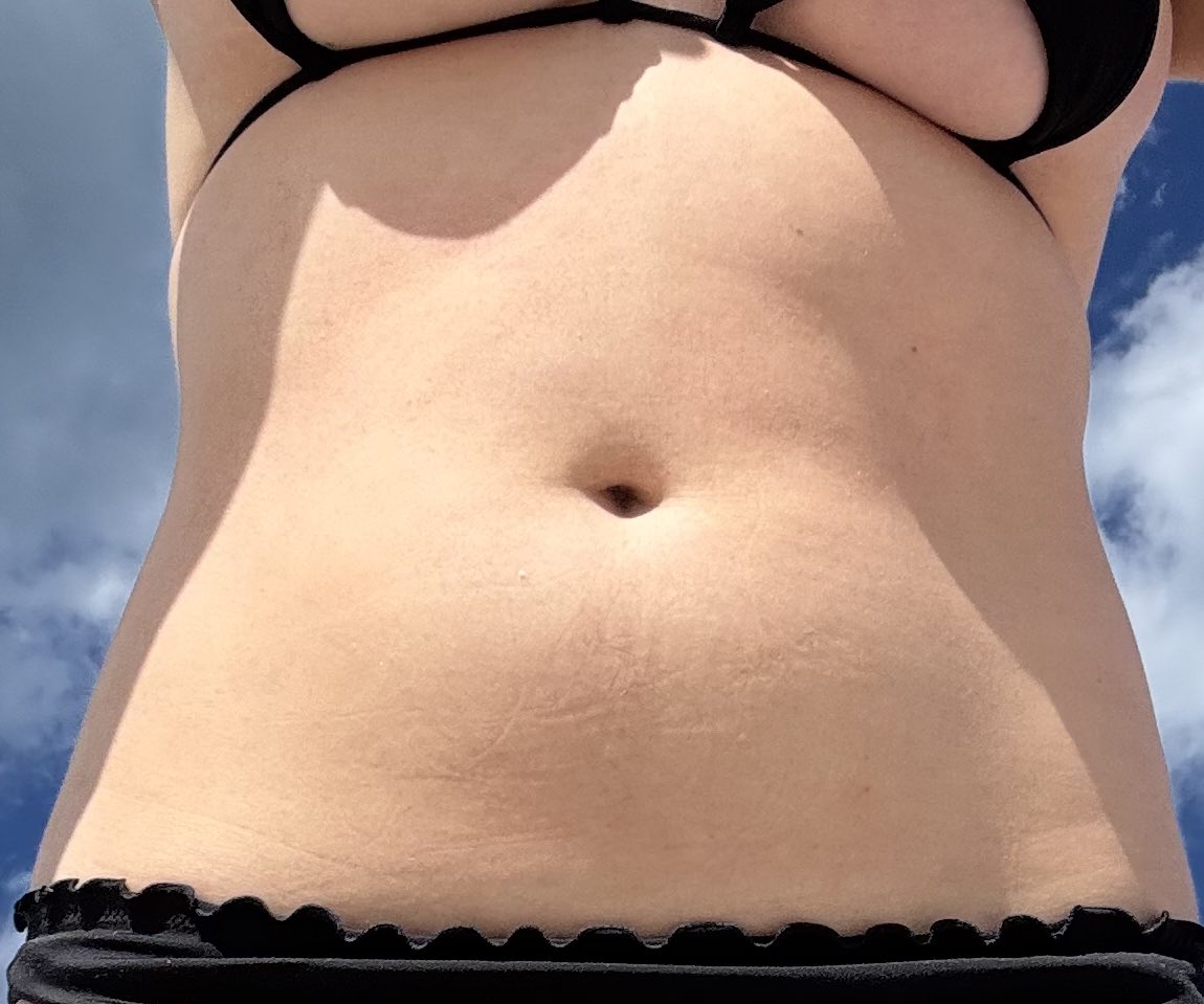 beg4kat's tweet photo. belly full of simp funded beach snacks :p https://t.co/waXqiGDUtV