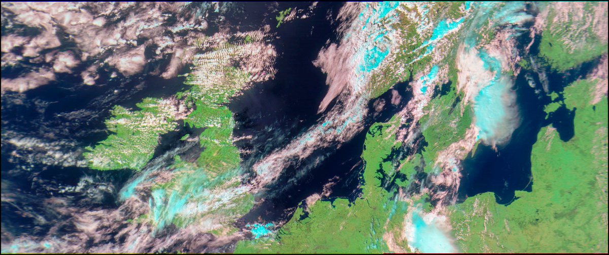 r_mcoy's tweet photo. #MeteorM23 67º W #MeteorM24 33º E, 34ºW @Nooelec #qfh @SDRPlay #rsp1a @aang254 #satdump @AEMET_Cantabria Pases del día con 🌦️por la mañana. Recorte sobre el #MardelNorte y la #PeninsulaIbérica. Buenas noches! https://t.co/VrKeWZjI3s
