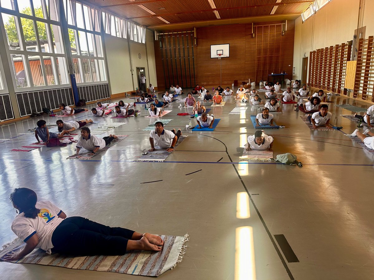 IndiainSwiss's tweet photo. The @IndiainSwiss’s #Yoga journey across 🇨🇭 continued in #Zug with the 12th #InternationalDayofYoga2026 celebrations, organised in collaboration with SEWA Europe and Heartfulness Switzerland.
With participation from the 🇮🇳 diaspora, yoga enthusiasts & community members, the event reflected the growing global embrace of 🇮🇳’s timeless gift of #Yoga as a way of life.
#IDY2026 #YogaforHealthyAgeing #IDY2026inSwitzerland
@MEAIndia @DrSJaishankar @moayush @IndianDiplomacy @PMOIndia