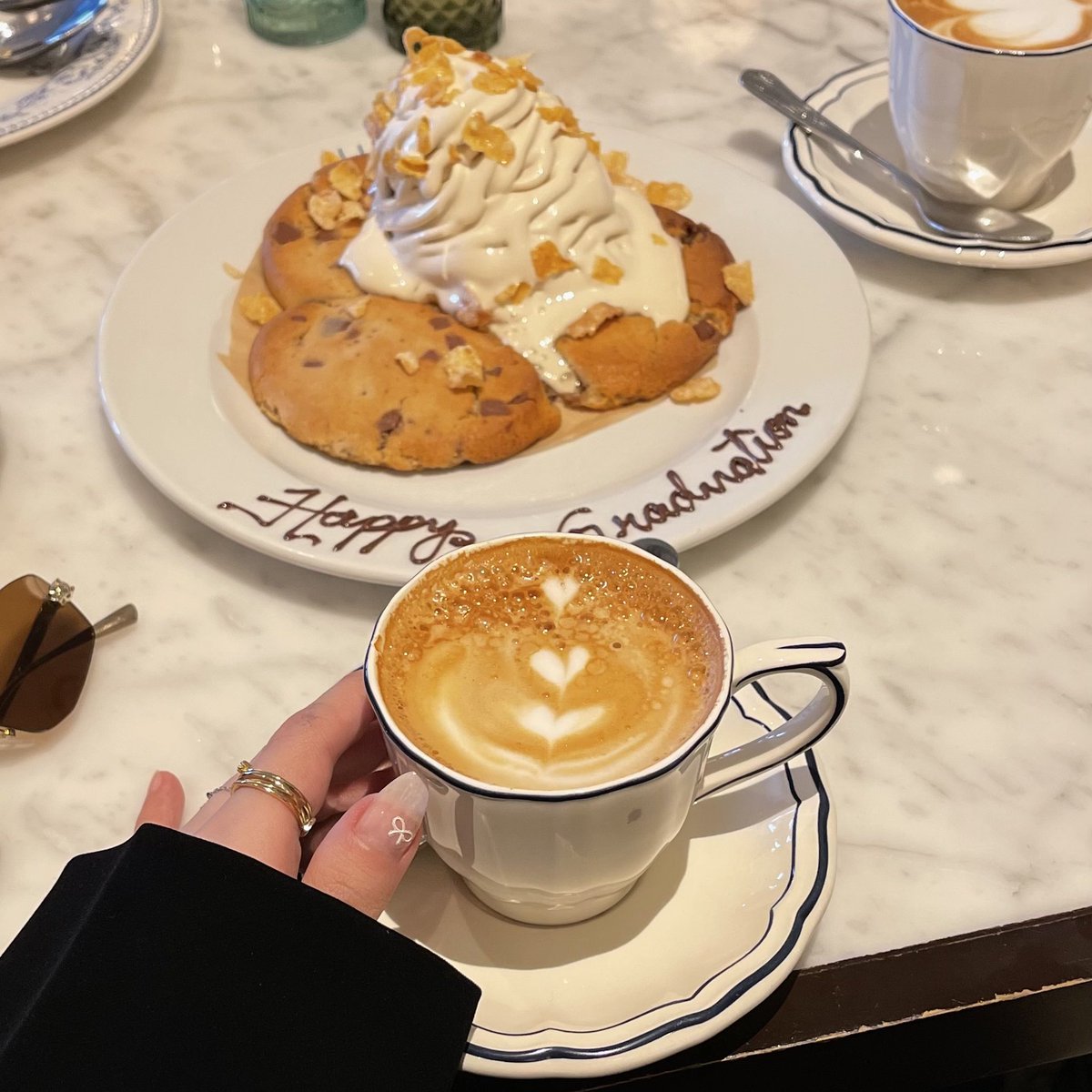 LadyHdel's tweet photo. صحبات عمري اللي مايفوتون فرصة الاحتفال في أصغر وأكبر انجازاتي .. يا أحلى شي بحيااااتي  💌 https://t.co/SRlbHdRuPD