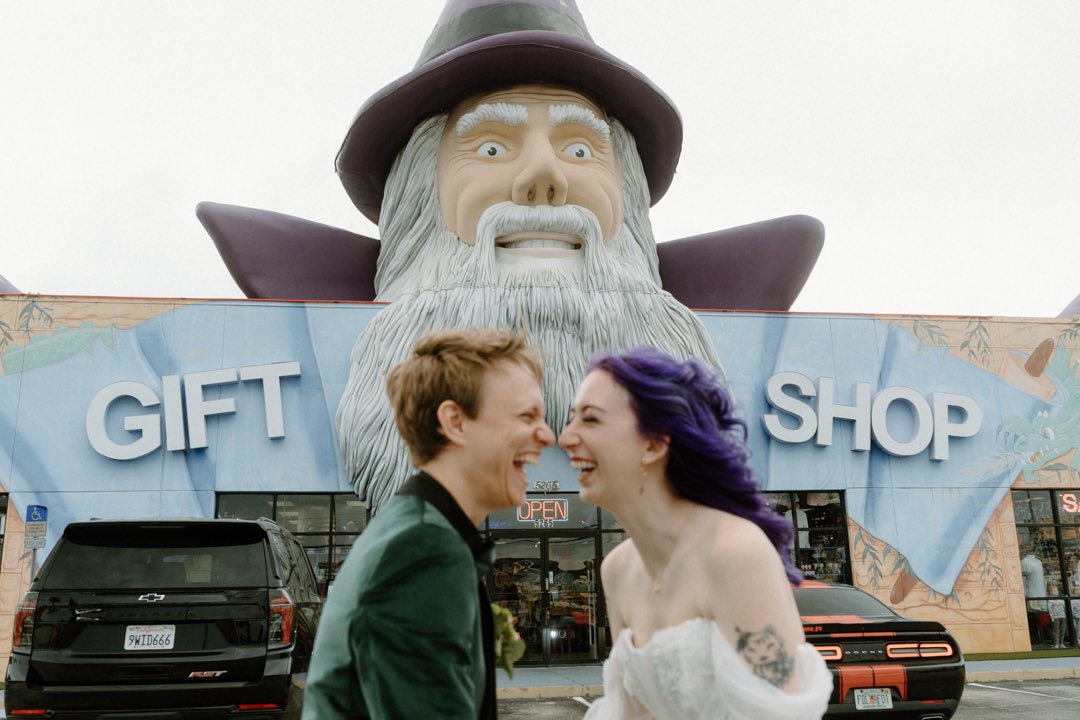 KNlFEFIGHTS's tweet photo. hey twt, here's some life updates! i got married https://t.co/nTTReC9ixi