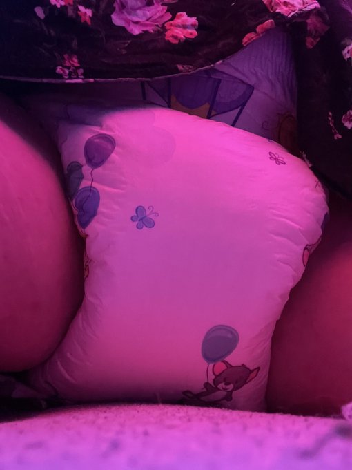 Little Lizzy Koopa | Shy Diaper Princess🔞🎃 - 3 pic. Barrage of diaper pictures! /\____/\ {👁️👅👁️} #abdl https://t.co/vEL56gry8M
